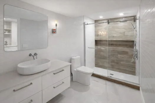 Contemporary family bathroom Ottawa Albion